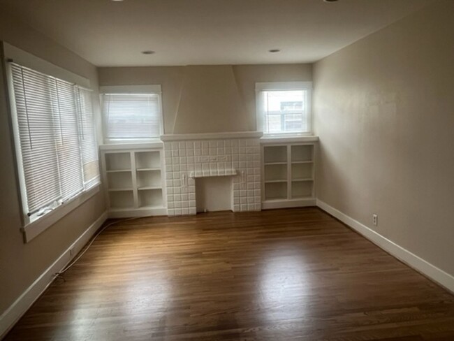 Building Photo - FULLERTON 3 BEDROOM 2 BATH $3775 WITH GARA...