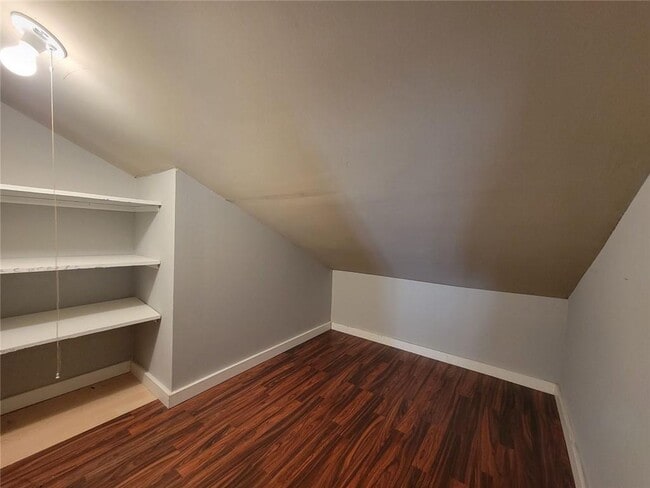 Building Photo - 976 Delaware Ave SE