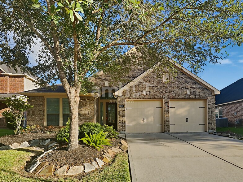 Primary Photo - 2515 Pioneer Oaks Dr