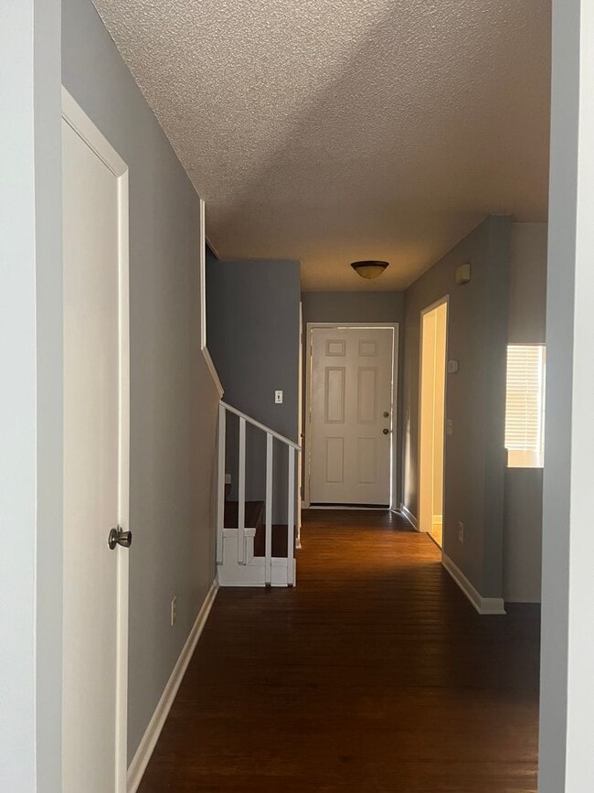 Building Photo - 108 Ridgeway Dr