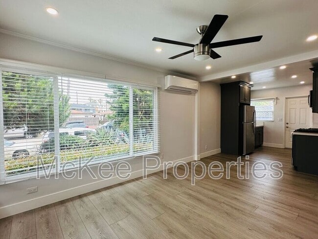 Building Photo - 1658 Cable St