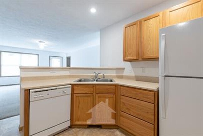 Building Photo - 208 Beatie St