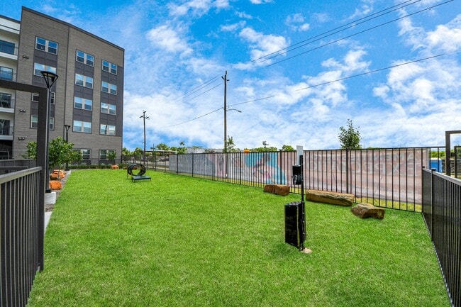 Building Photo - 1617 Enid St