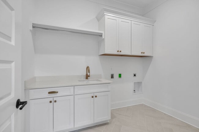 Building Photo - Luxury living in this brand new home - Franklin, TN