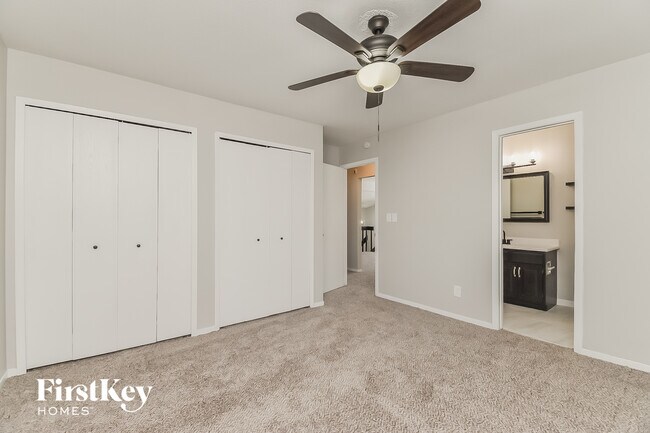 Building Photo - 2273 Farnsworth Dr