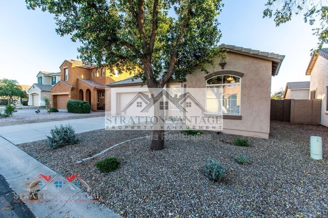 Building Photo - 1131 E Ferrara St