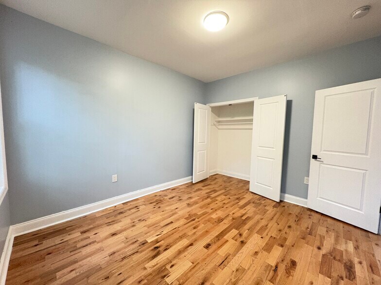 61 Linden Ave 4 - 69 Linden Ave