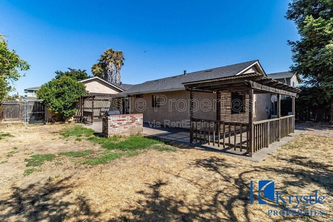 Building Photo - 1366 Matthew Dr