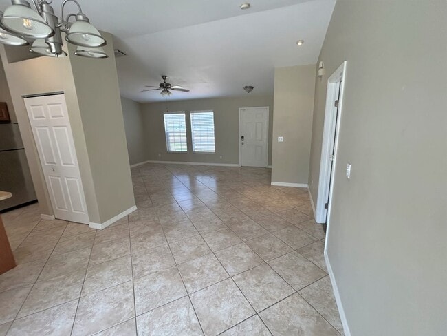 Building Photo - 1027 SW 9th Ct