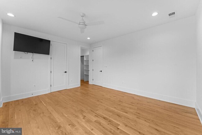 Building Photo - 608 Walker Rd
