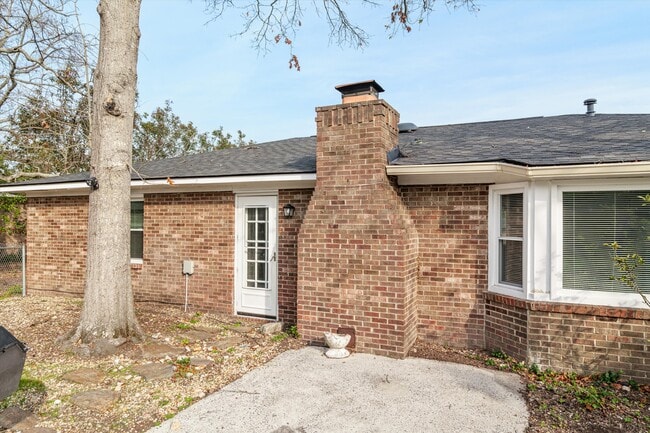 Building Photo - 119 Sunnywood Dr