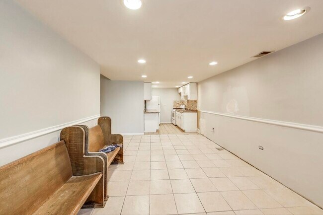 Building Photo - 4553 S Ellis Ave