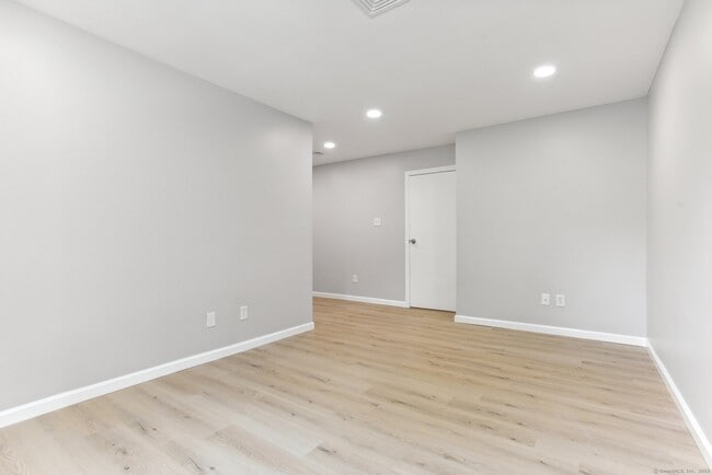 Building Photo - 48 Spyglass Cir