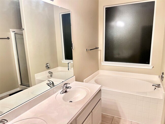 Building Photo - 5301 Carefree Dr