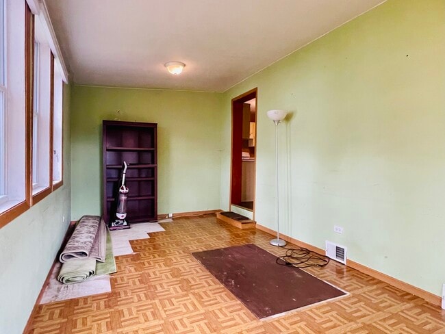 Building Photo - 36936 N Helen Dr