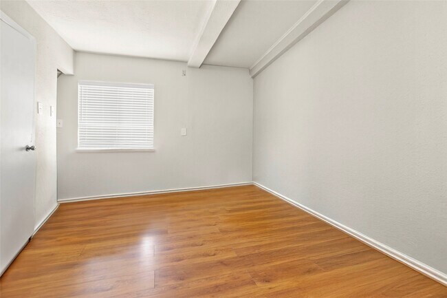 Building Photo - 3641 Deal St