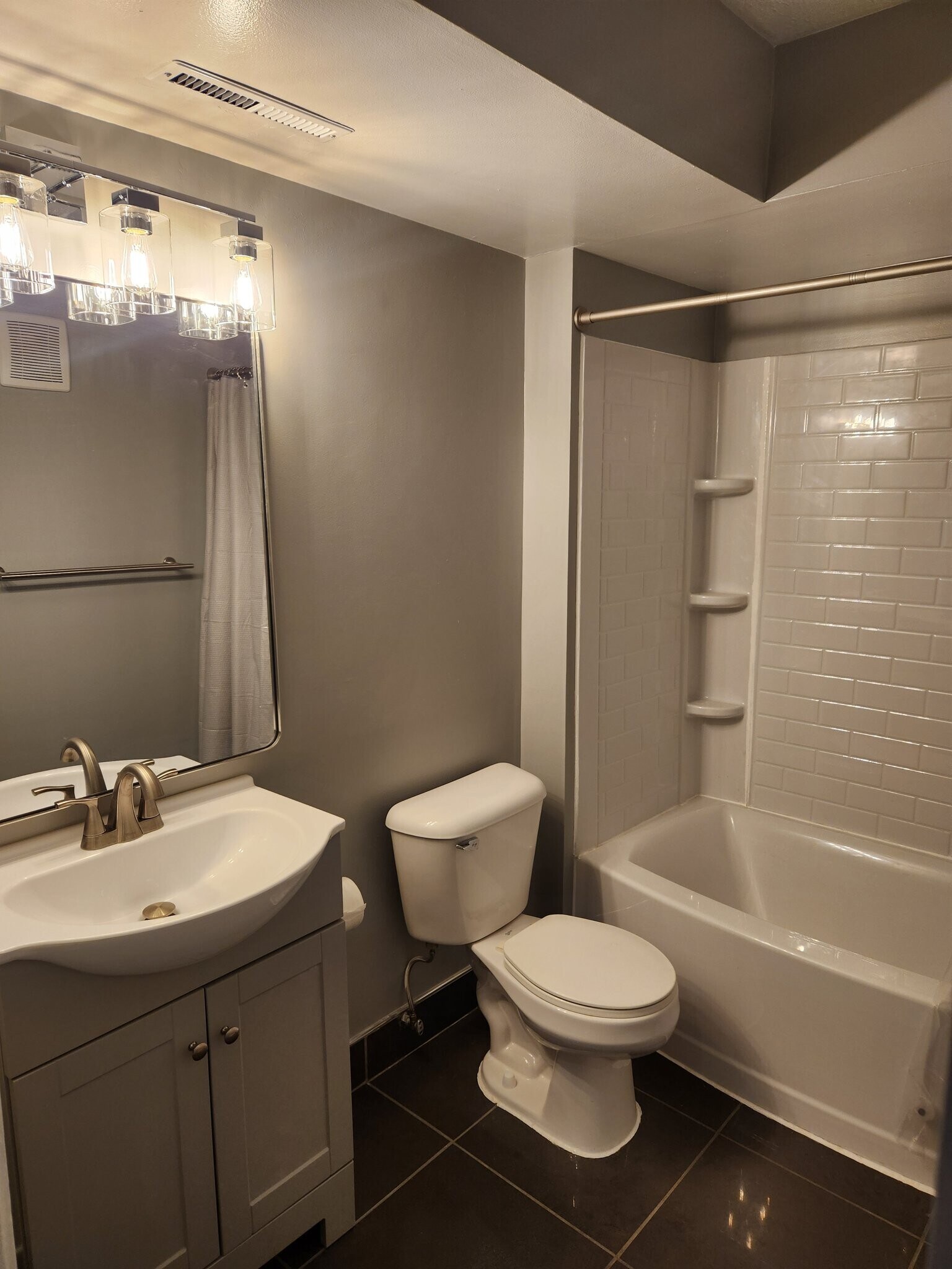 Building Photo - 4779 Columbia Rd