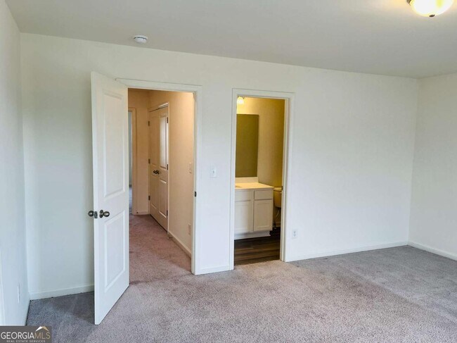 Building Photo - 404 Union Station St