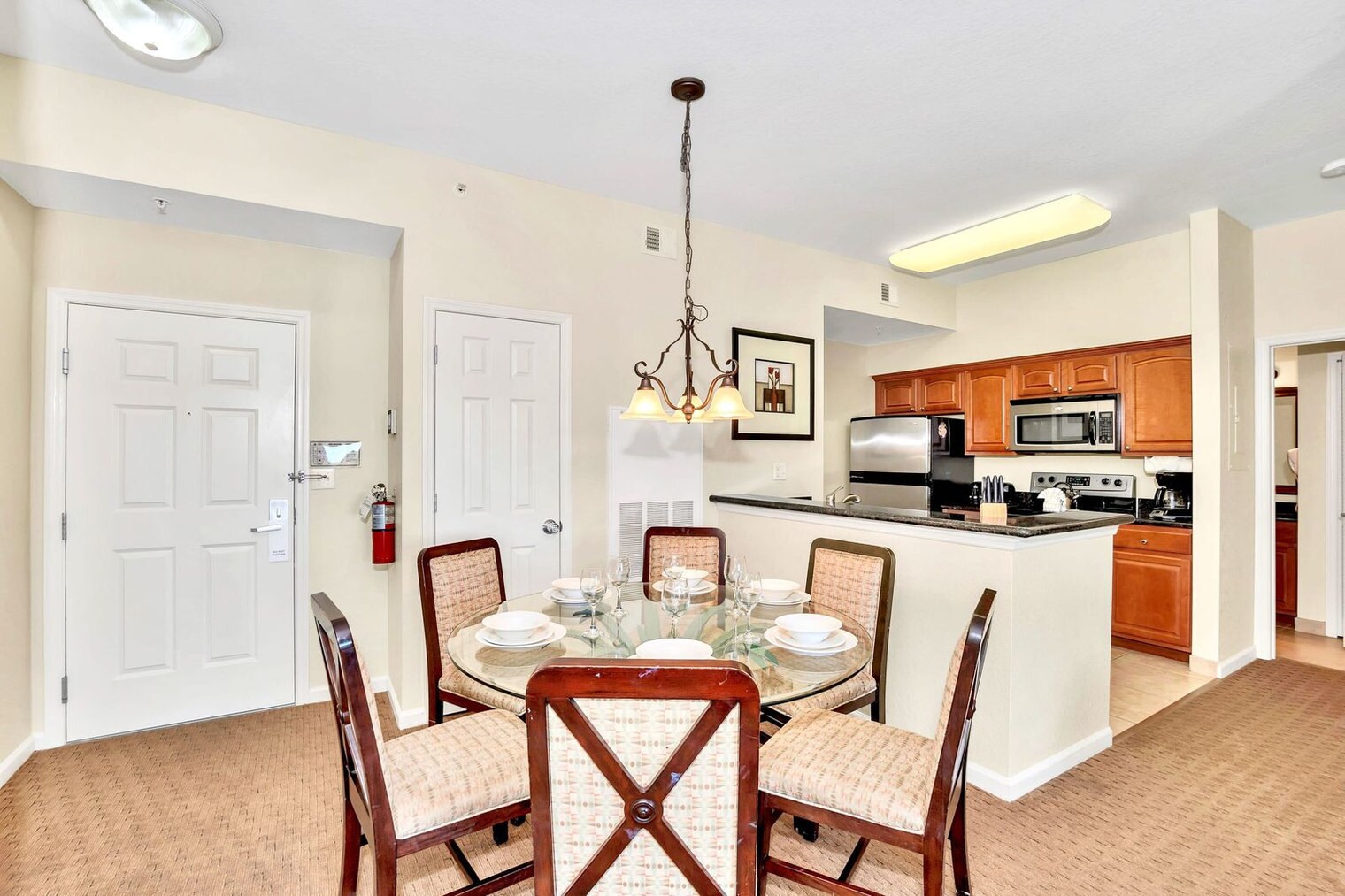 Building Photo - 8113 Resort Village Dr