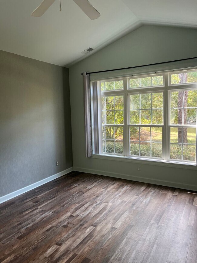 Building Photo - Charming 3BR Home in Rose Hill!