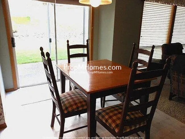 Building Photo - Wonderful Four Bedroom Home in Westlake!