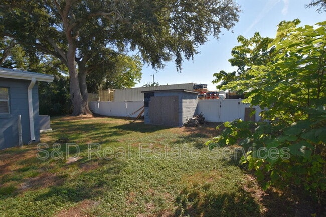 Building Photo - 118 Flamingo Dr