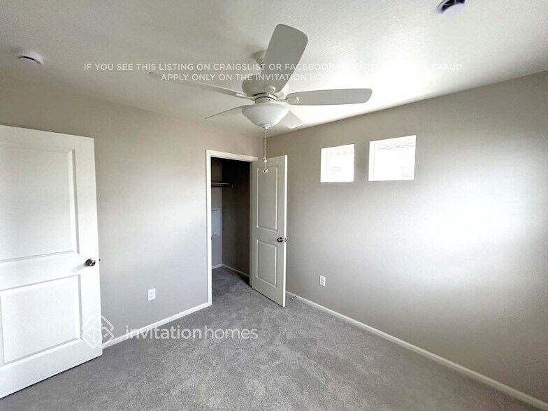 Building Photo - 3397 Streamwood Dr