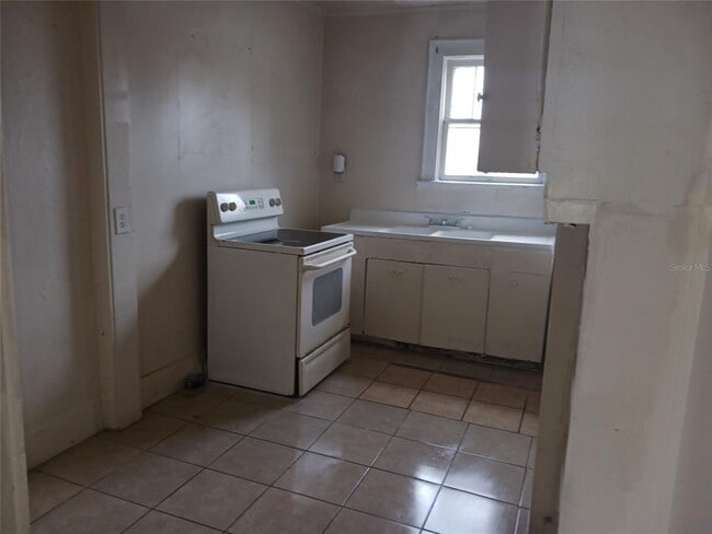 Building Photo - 720 6th St NW