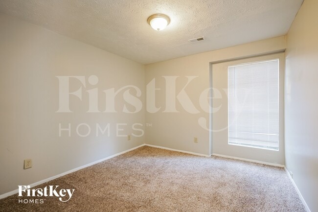 Building Photo - 248 Hickory Trail