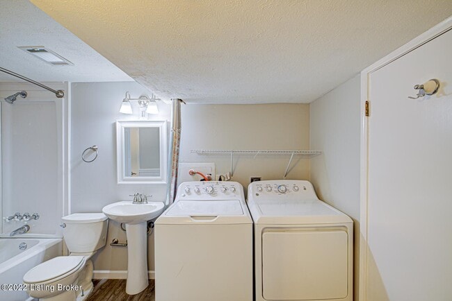 Building Photo - Dellwood Dr.