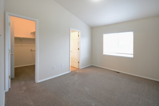 Building Photo - 1038 Cheyenne Blvd