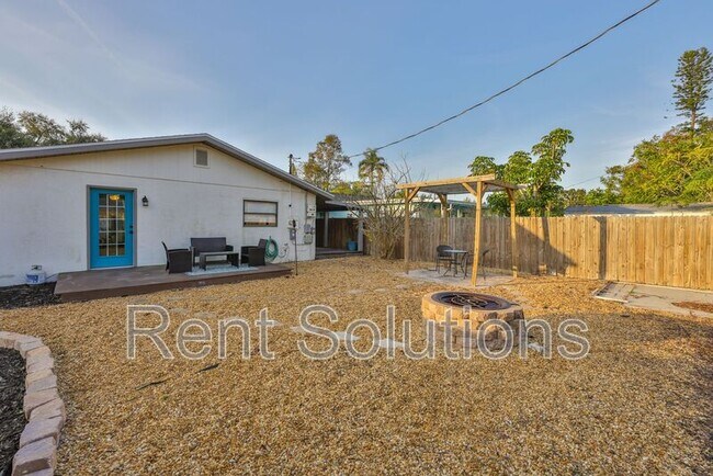 Building Photo - 5701 12th Ave S