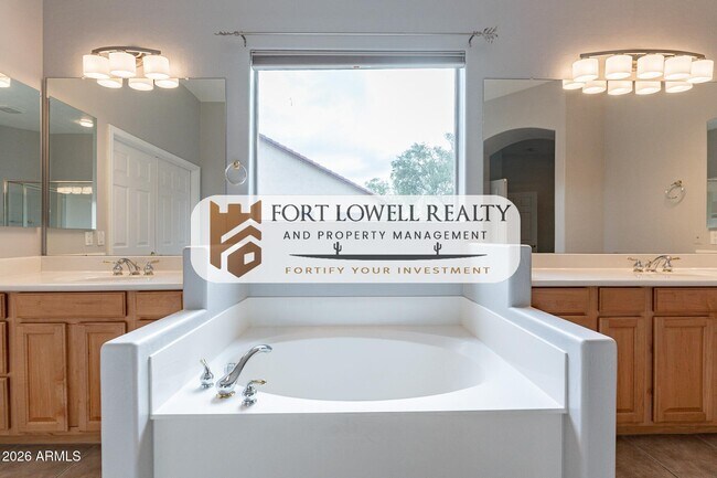 Building Photo - 13354 W San Miguel Ave