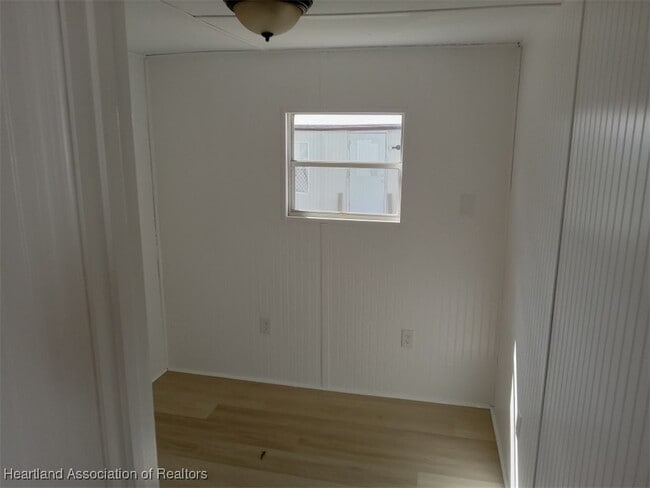 Building Photo - 4807 Mundell Ave