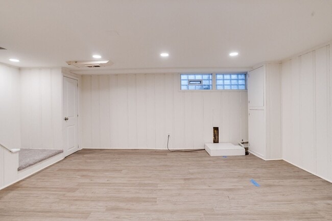 Building Photo - 1809 Glen Ridge Rd