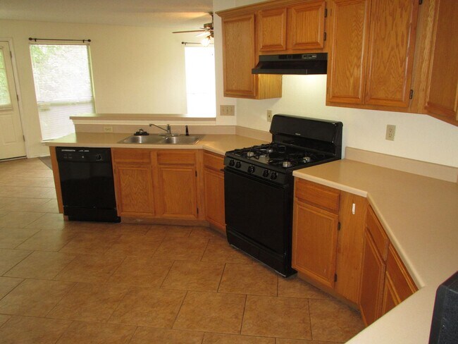 Building Photo - 1811 Lionheart Drive
