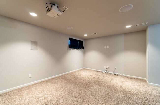 Building Photo - 228 Sugar Maple Ln