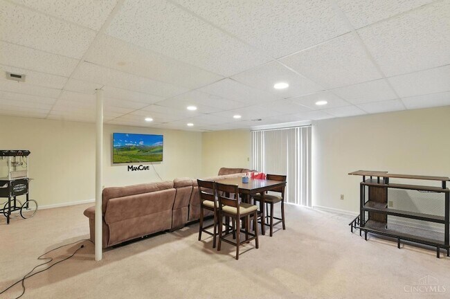 Building Photo - 5 Waterview Ct