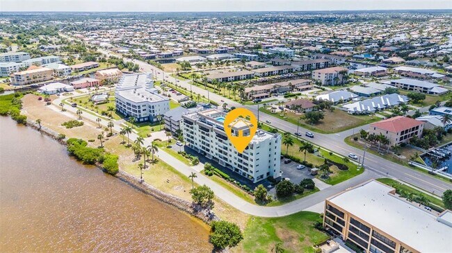 Building Photo - 1500 Park Beach Cir