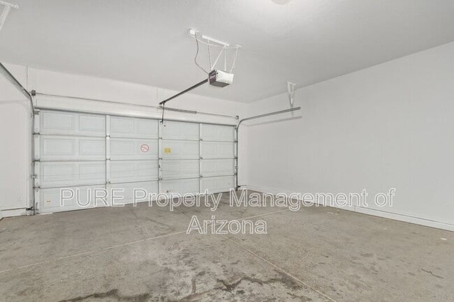 Building Photo - 1710 S 159th Ave