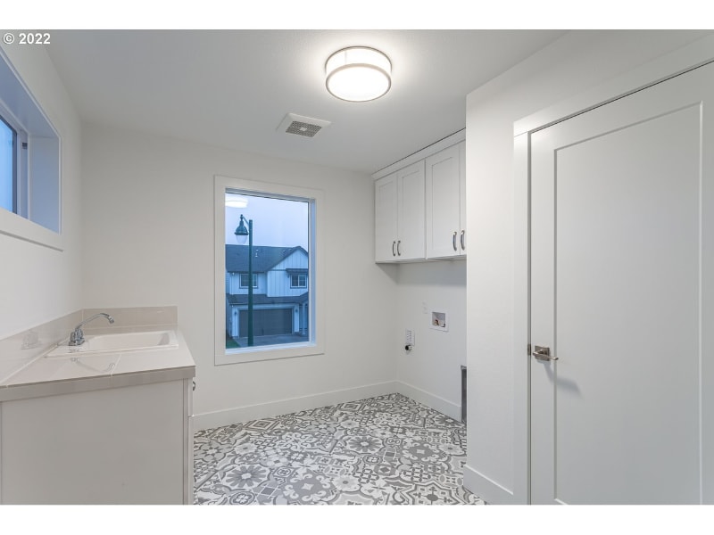 Building Photo - 1651 37th Ave