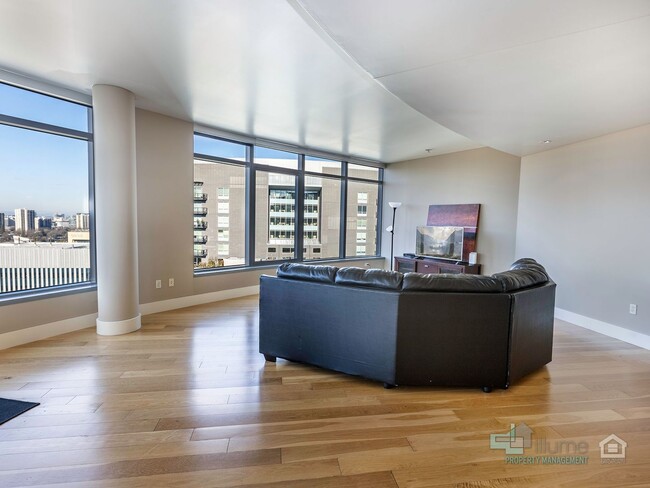 Building Photo - Executive Corporate Suite 2 Bd/2 Bth w/ Am...