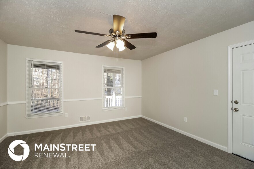 Building Photo - 413 Oak Landing Dr