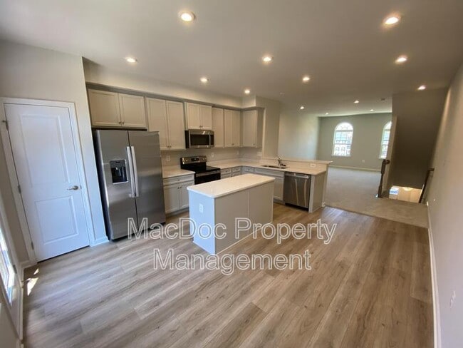 Building Photo - 1018 Trestle Dr