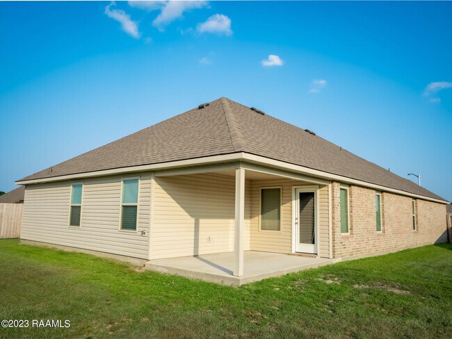 Building Photo - 101 Eagle Lk Dr