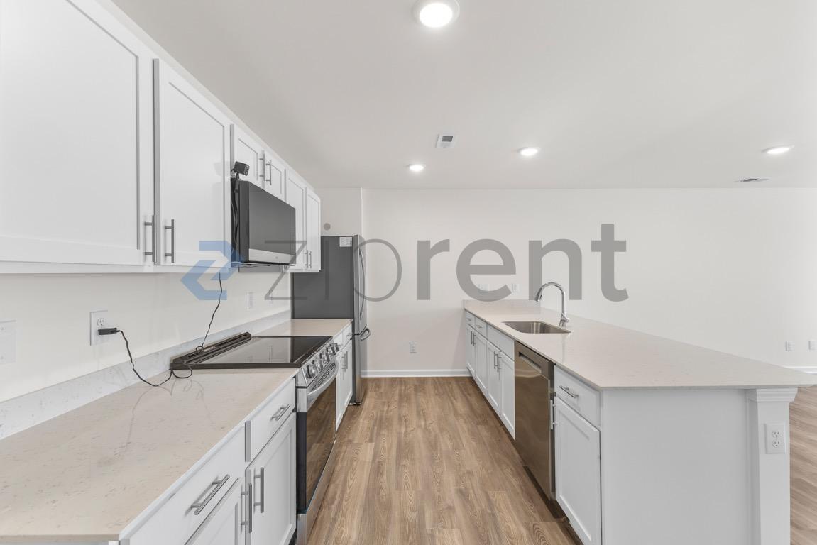 Building Photo - 1926 Tranquility Cir