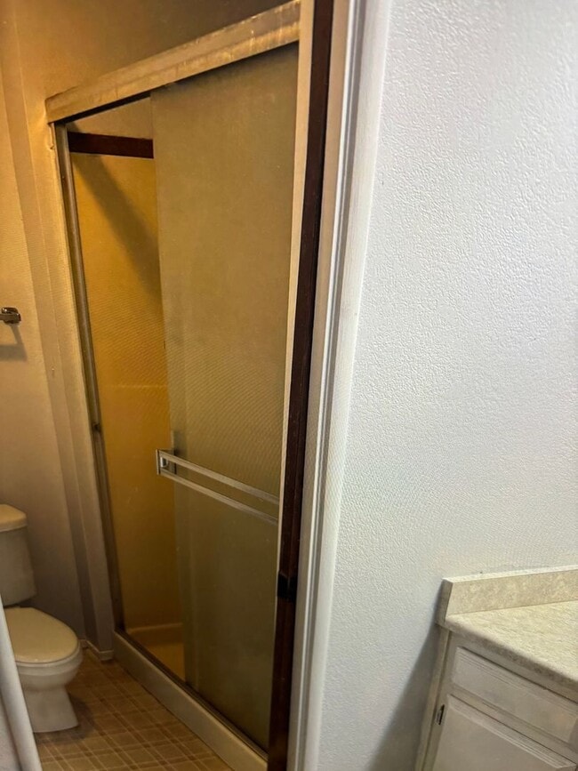 Building Photo - 3B/D 2BA, Duplex AVAILABLE NOW!!