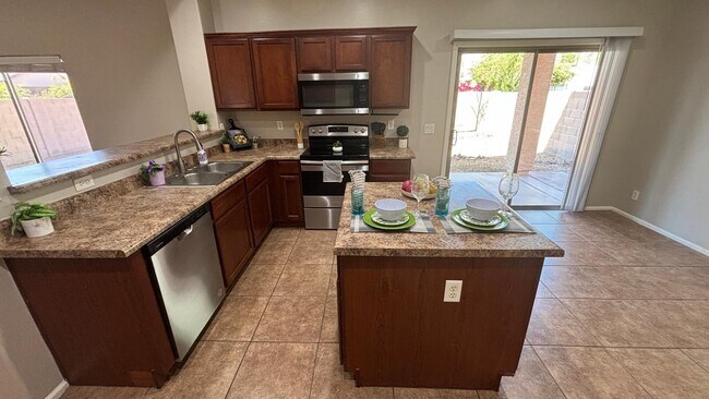 Building Photo - 44424 W Knauss Dr