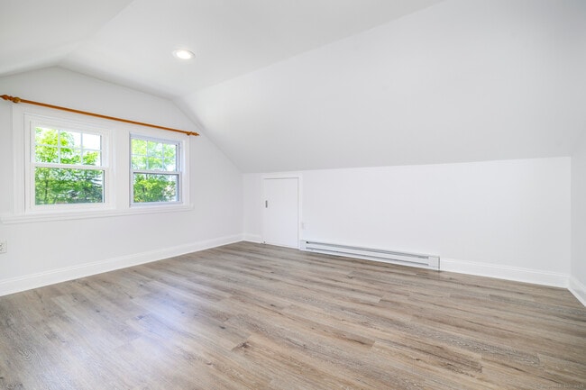 Building Photo - 20 Scofield Pl