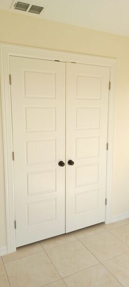 Building Photo - 634 Marrs Ave